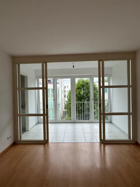 Ab sofort!  Helle 2-Zimmer Wohnung mit Balkon im 2. OG in Berlin — photo 1